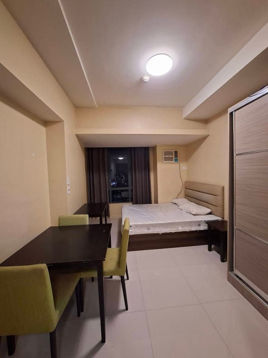 For Rernt Studio Type Condo At Congressional Tower - photo 1