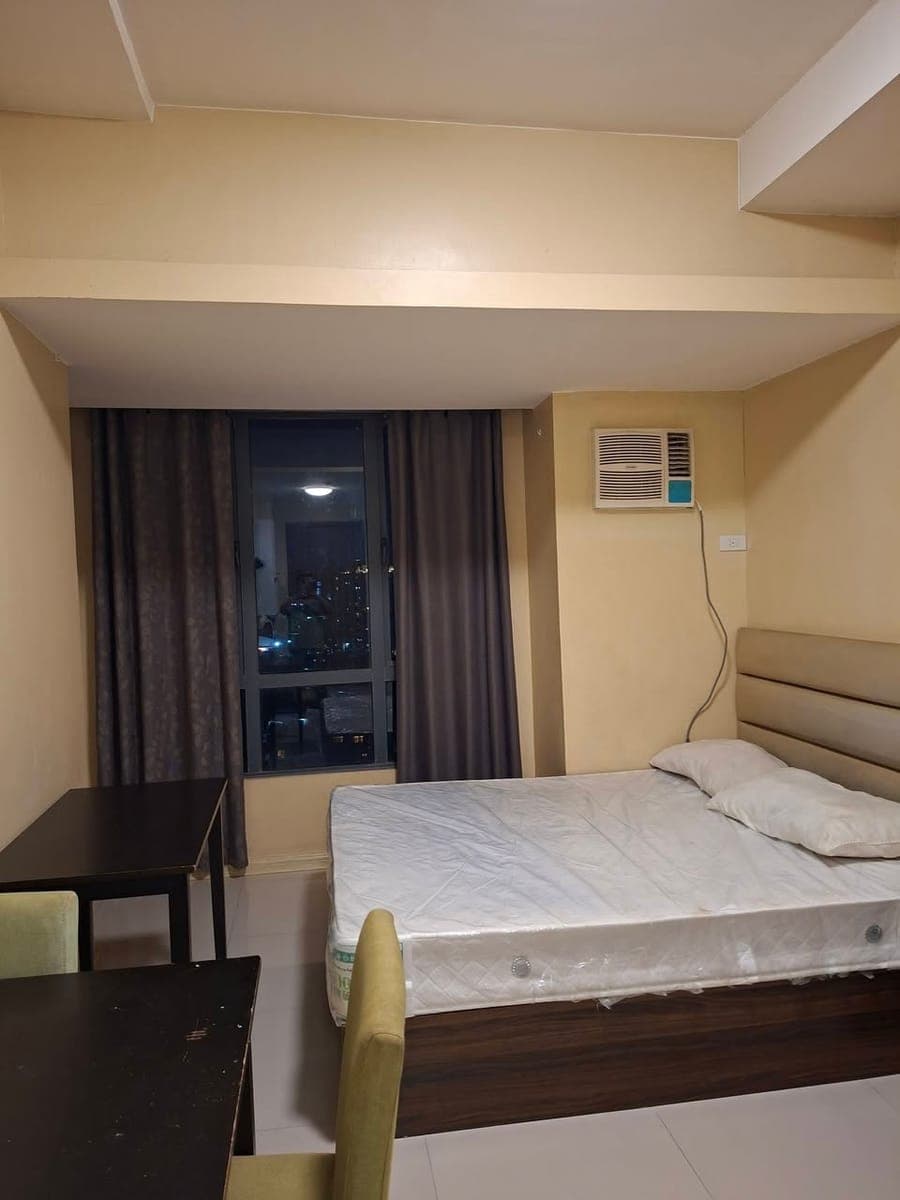 For Rernt Studio Type Condo At Congressional Tower - photo 2