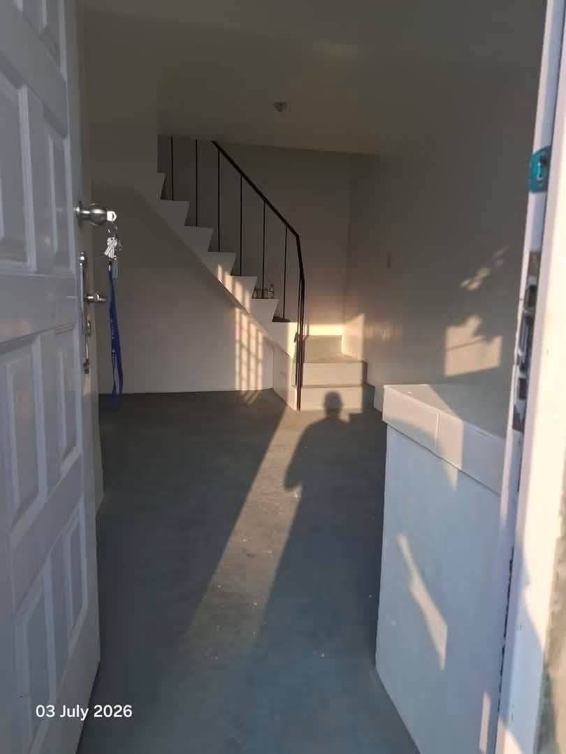 Sa mga naghahanap po ng House for rent at Pasalo may hawak po ako sa Lancaster Units; ready to view po.. - photo 2