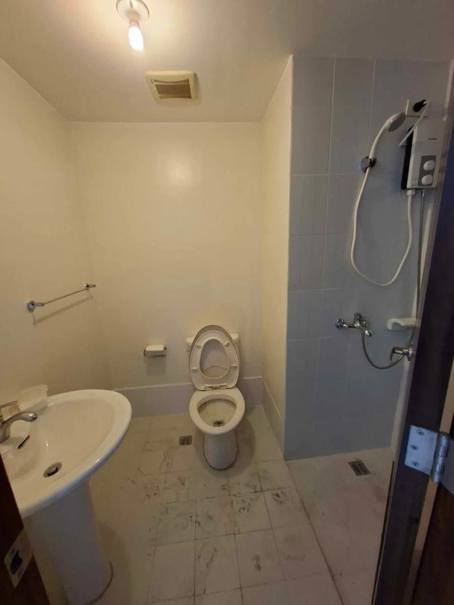🏷 FOR LEASE - Majorca Residences - photo 1
