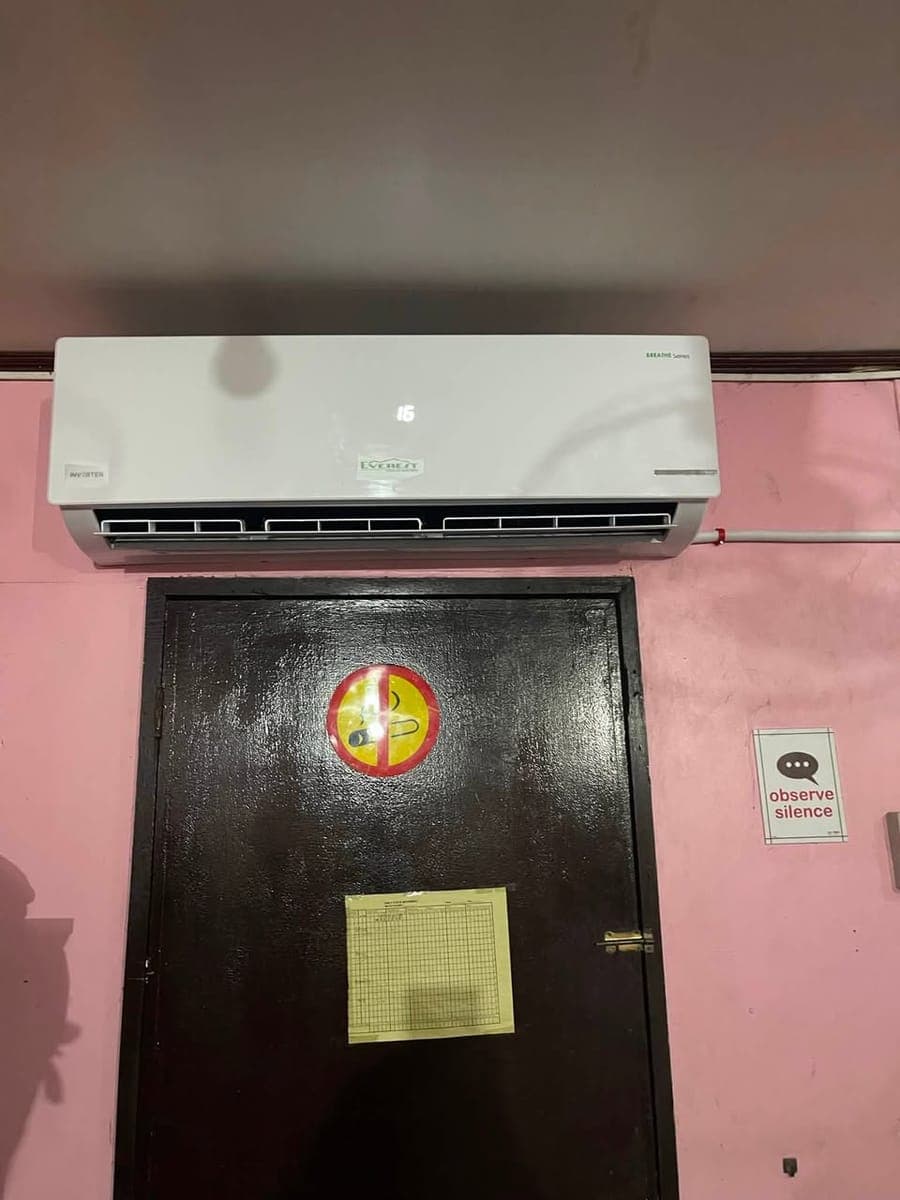 2.5k upper deck with Aircon Near BGC & Market2x - photo 1