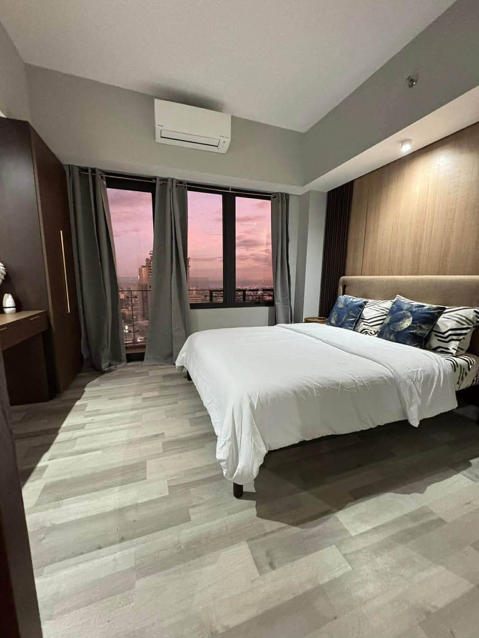 FOR RENT: 1 Bedroom Unit with Balcony at Baseline Prestige, Juana Osmeña St. Capitol Site, Cebu City - photo 1