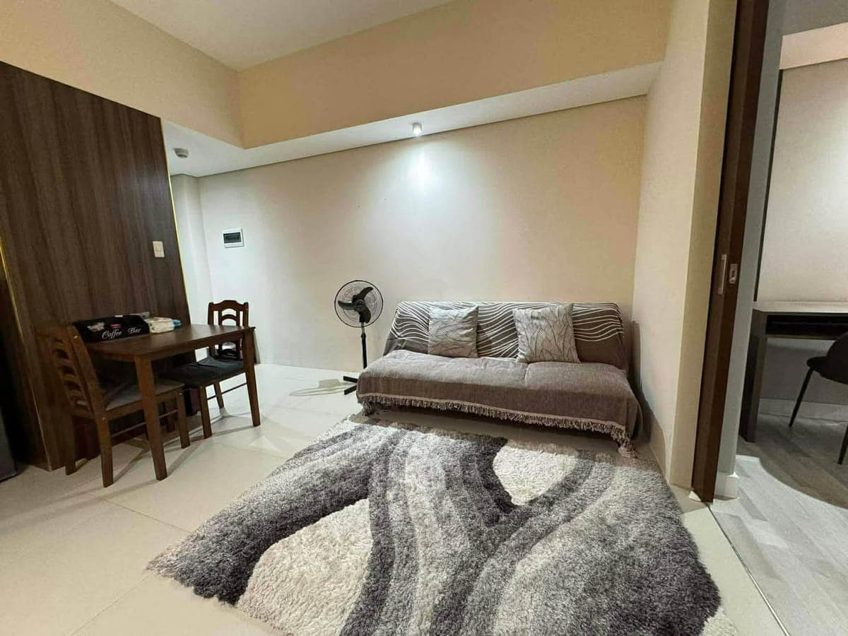 FOR RENT: 1 Bedroom Unit with Balcony at Baseline Prestige, Juana Osmeña St. Capitol Site, Cebu City - photo 3
