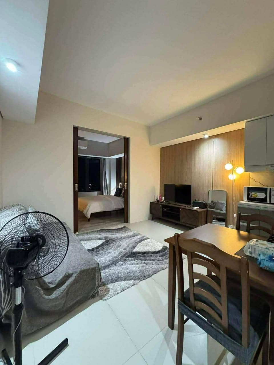 FOR RENT: 1 Bedroom Unit with Balcony at Baseline Prestige, Juana Osmeña St. Capitol Site, Cebu City - photo 4
