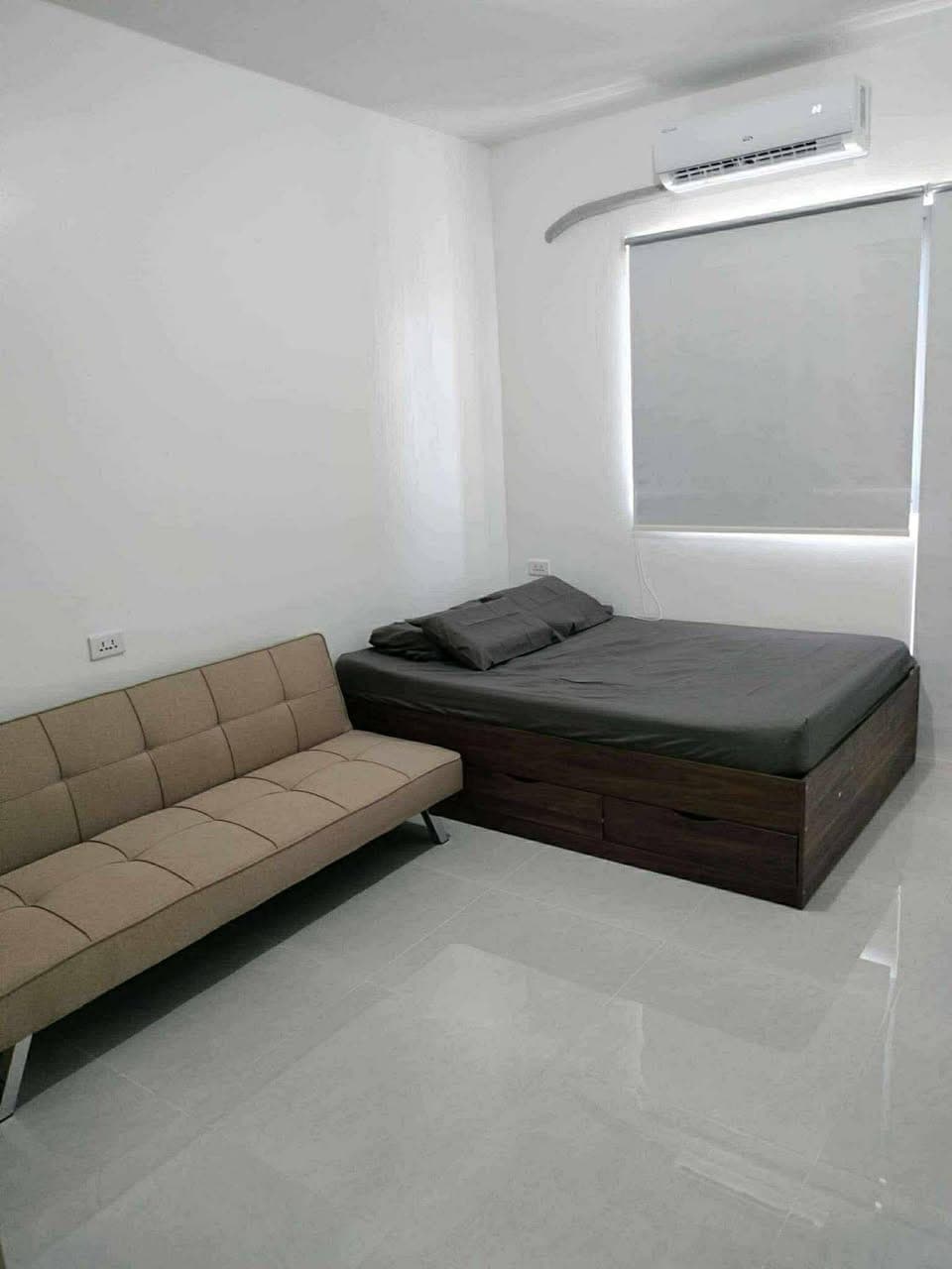 LONG-TERM LEASE ONLY!!! - photo 1