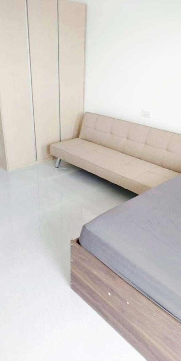 Fully Furnished Spacious Studio Unit for Rent - photo 1