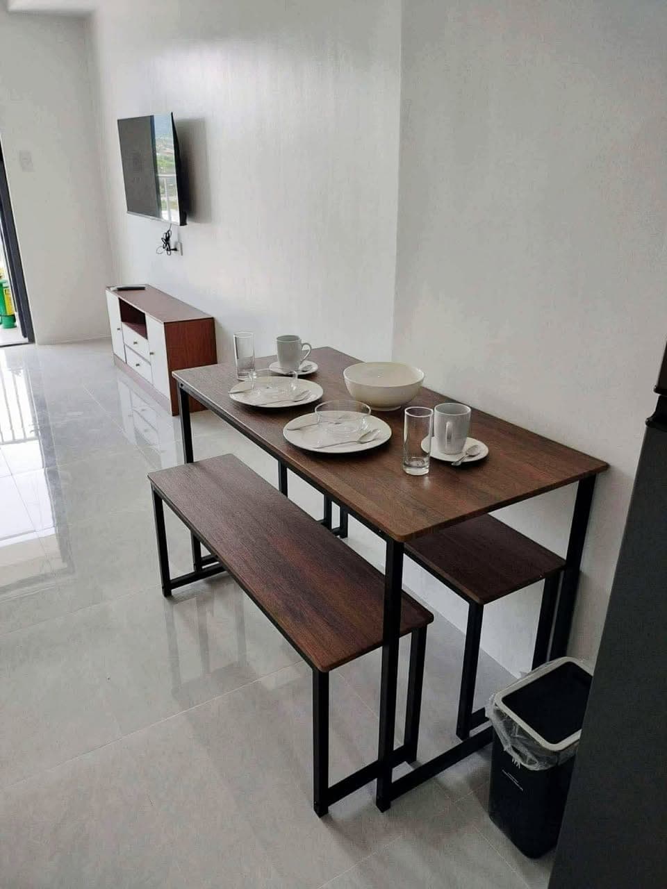 Fully Furnished Spacious Studio Unit for Rent - photo 2