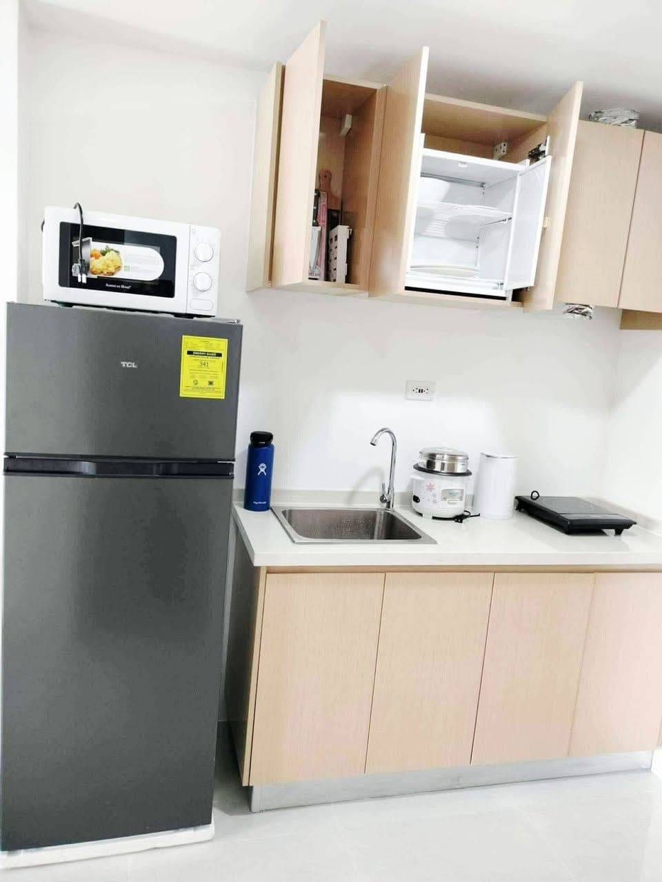 Fully Furnished Spacious Studio Unit for Rent - photo 3