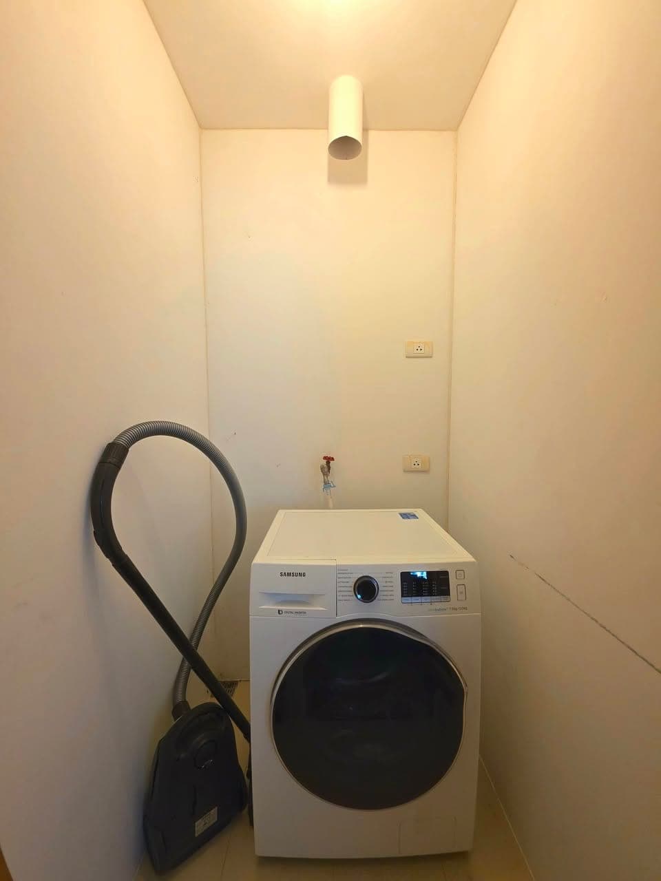 𝗙𝗢𝗥 𝗥𝗘𝗡𝗧: 𝟭-𝗕𝗲𝗱𝗿𝗼𝗼𝗺 𝗨𝗻𝗶𝘁 𝗮𝘁 𝗣𝗮𝗿𝗸 𝗣𝗼𝗶𝗻𝘁 𝗥𝗲𝘀𝗶𝗱𝗲𝗻𝗰𝗲𝘀 - photo 5