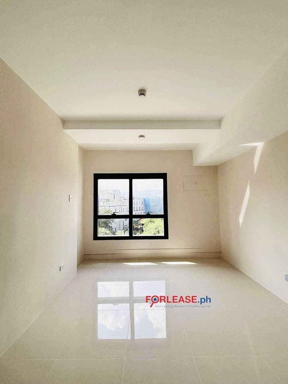 𝙁𝙊𝙍 𝙇𝙀𝘼𝙎𝙀: 𝘽𝙧𝙖𝙣𝙙 𝙉𝙚𝙬 𝙐𝙣𝙛𝙪𝙧𝙣𝙞𝙨𝙝𝙚𝙙 𝙎𝙩𝙪𝙙𝙞𝙤 𝙞𝙣 𝙅𝙏𝙤𝙬𝙚𝙧 𝙍𝙚𝙨𝙞�... - photo 2