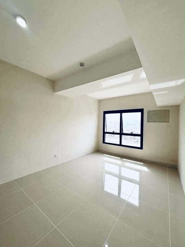 𝙁𝙊𝙍 𝙇𝙀𝘼𝙎𝙀: 𝘽𝙧𝙖𝙣𝙙 𝙉𝙚𝙬 𝙐𝙣𝙛𝙪𝙧𝙣𝙞𝙨𝙝𝙚𝙙 𝙎𝙩𝙪𝙙𝙞𝙤 𝙞𝙣 𝙅𝙏𝙤𝙬𝙚𝙧 𝙍𝙚𝙨𝙞�... - photo 5