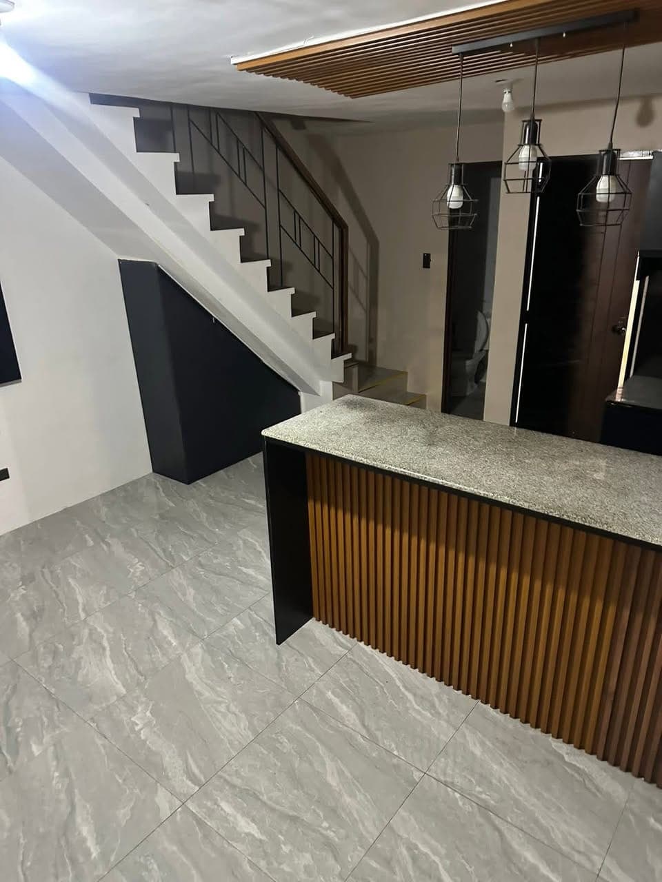 🏡 FOR RENT: Cozy 2BR/1BA Home Near CCLEX - photo 2