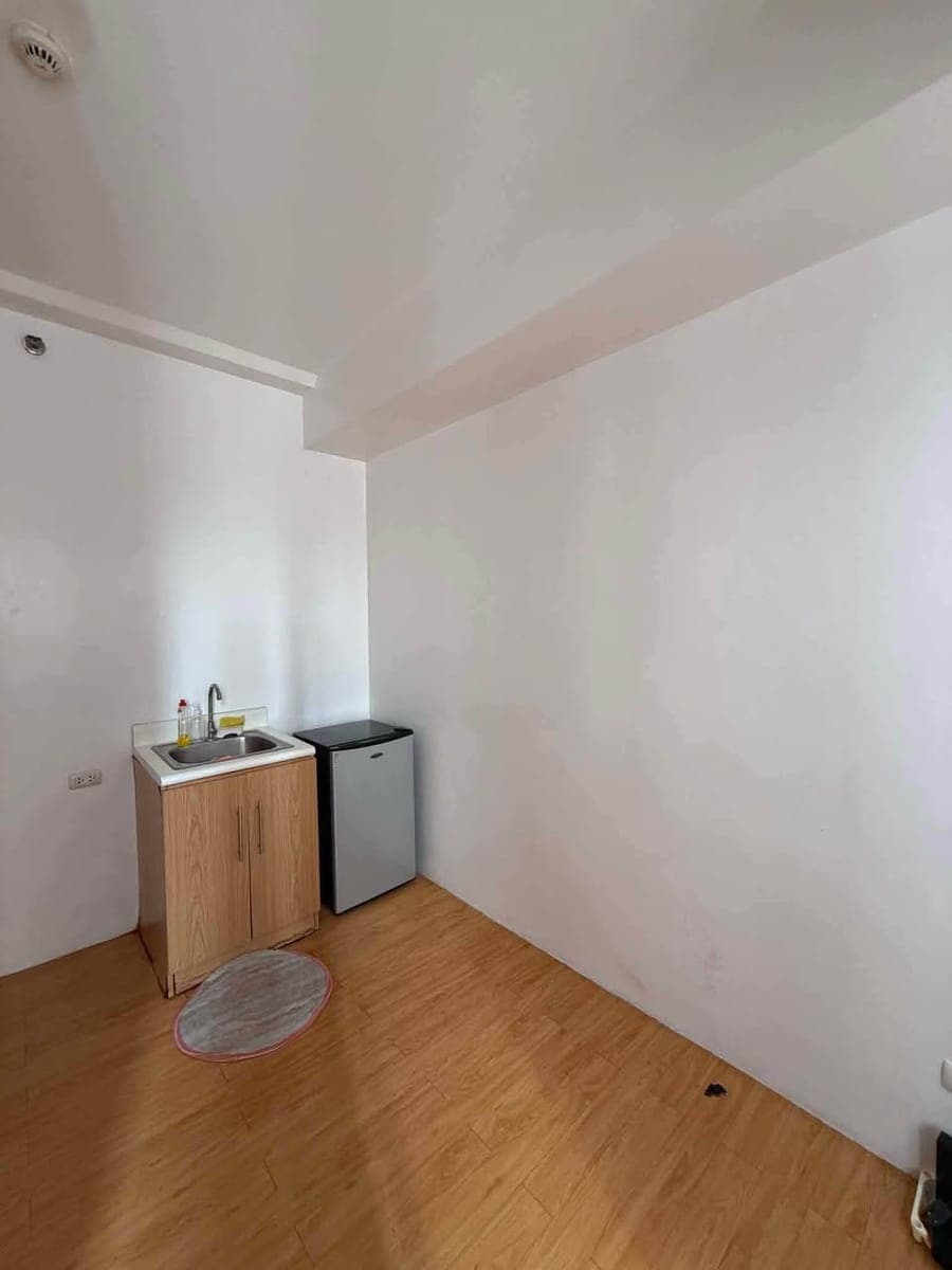 Studio Condo Unit for Rent - photo 3
