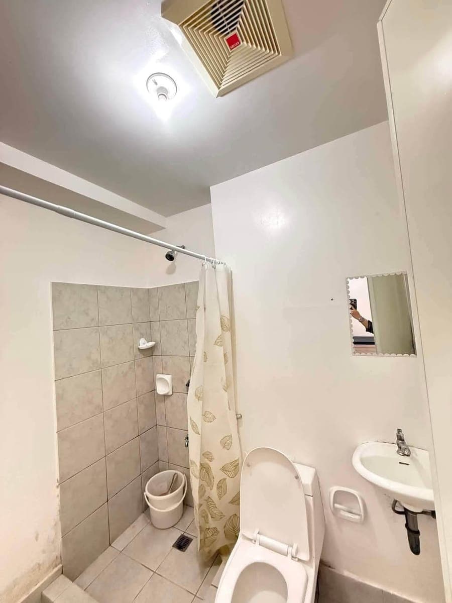 Studio Condo Unit for Rent - photo 4
