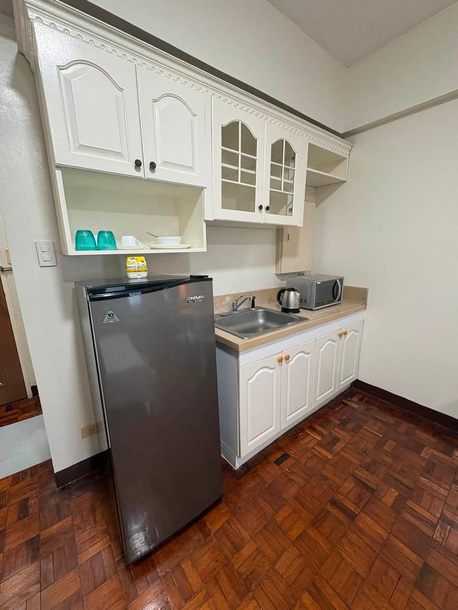 GARDEN HEIGHTS STUDIO UNIT NEWLY RENOVATED - photo 3