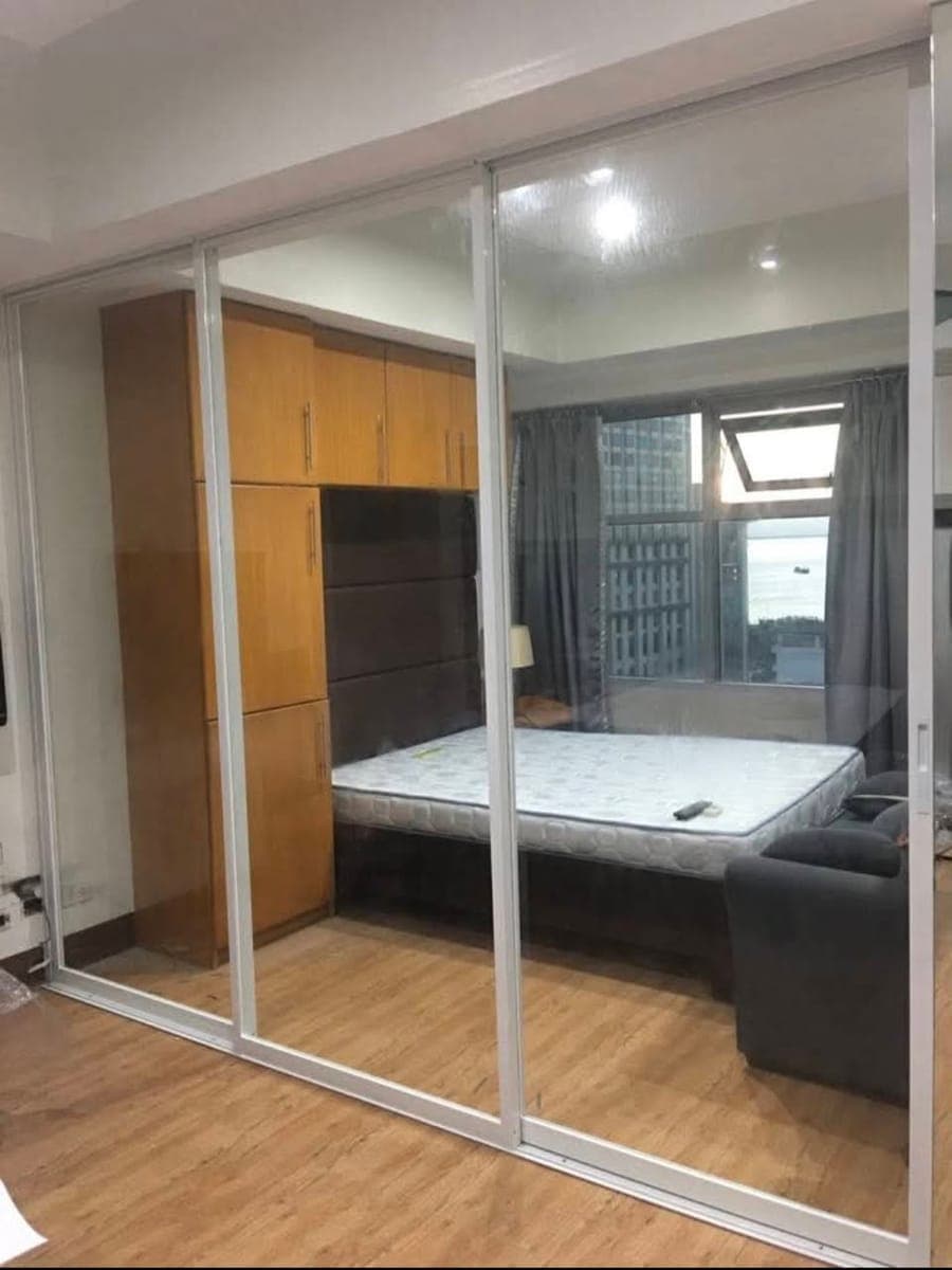 • FOR RENT! Available Now in Ermita Manila! - photo 1