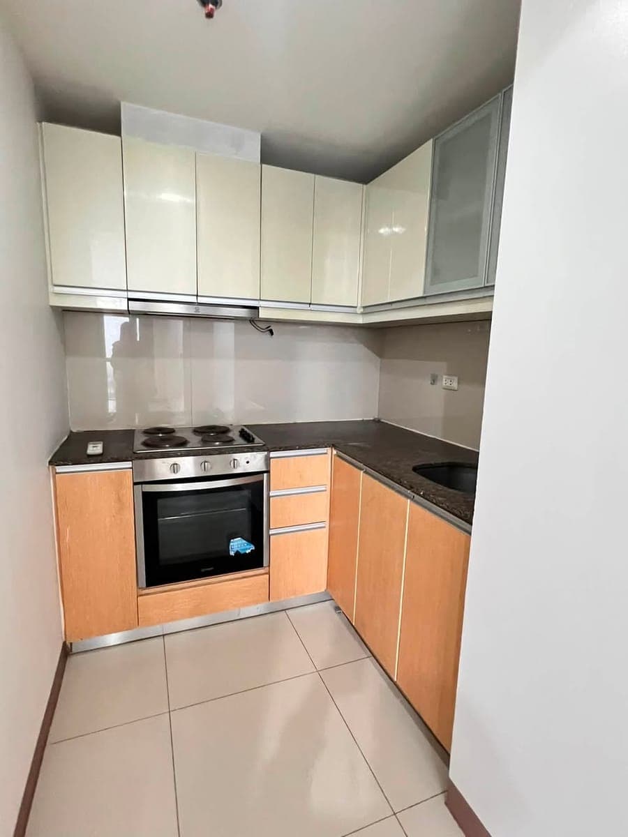 Eastwood City Condo for rent - photo 3