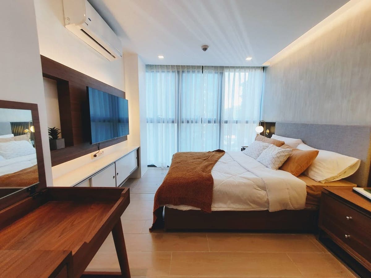 REPRICED‼️ 110K/mo 𝗨𝗽𝘁𝗼𝘄𝗻 𝗥𝗶𝘁𝘇 𝗥𝗲𝘀𝗶𝗱𝗲𝗻𝗰𝗲𝘀 𝟮𝗕𝗥 + 𝗠𝗮𝗶𝗱'𝘀 𝗥𝗼𝗼𝗺 𝘄𝗶𝘁𝗵... - photo 3
