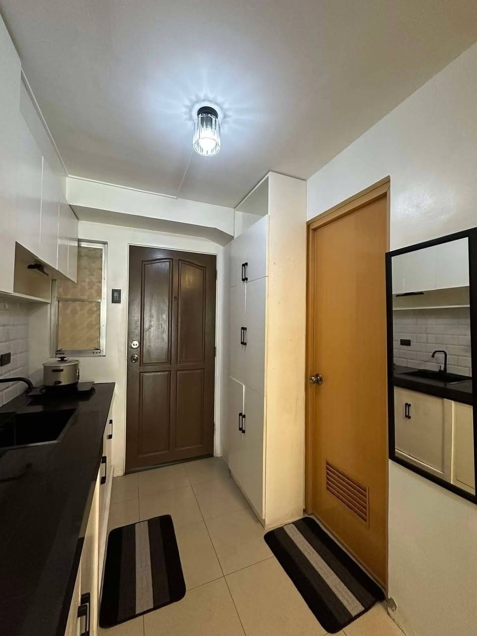 DL-Cozy Modern Minimalist 1-Bedroom Fully Furnished Condo in Urban Deca Homes Tipolo, Building 6 2nd floor - photo 2