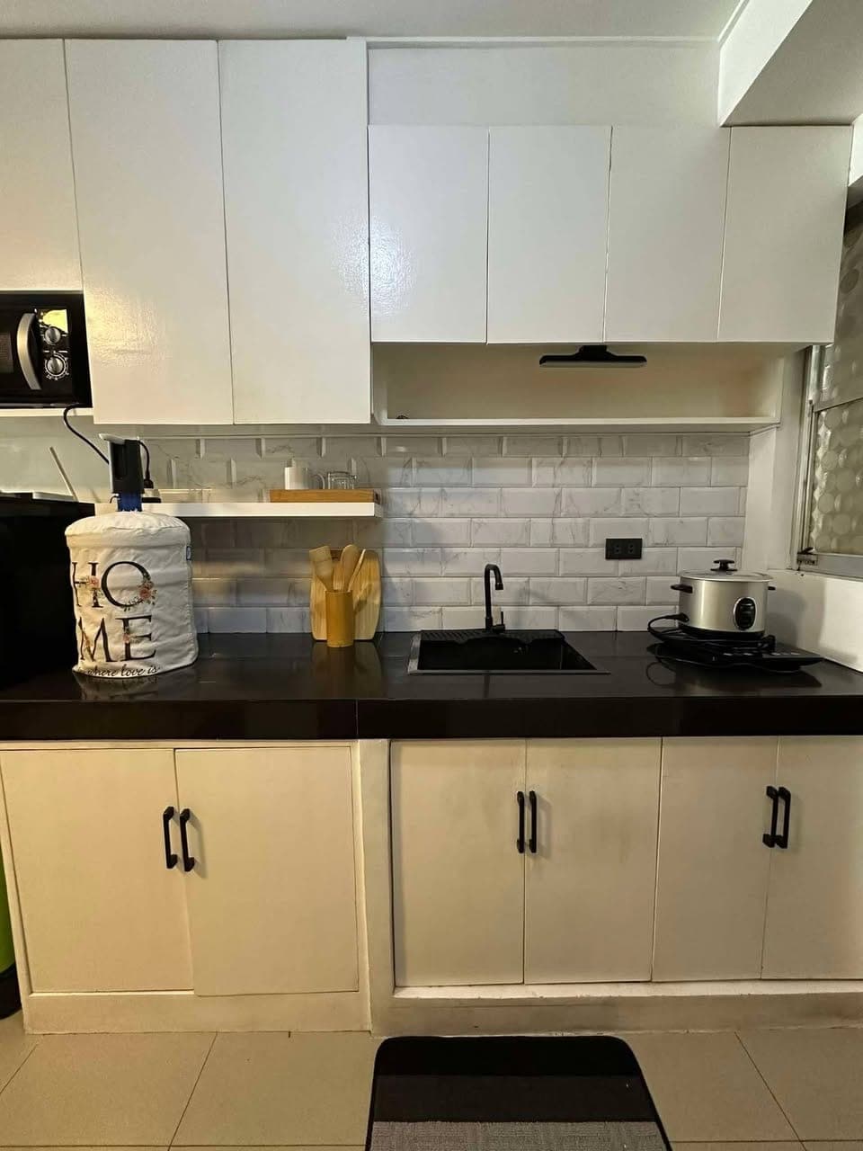 DL-Cozy Modern Minimalist 1-Bedroom Fully Furnished Condo in Urban Deca Homes Tipolo, Building 6 2nd floor - photo 4