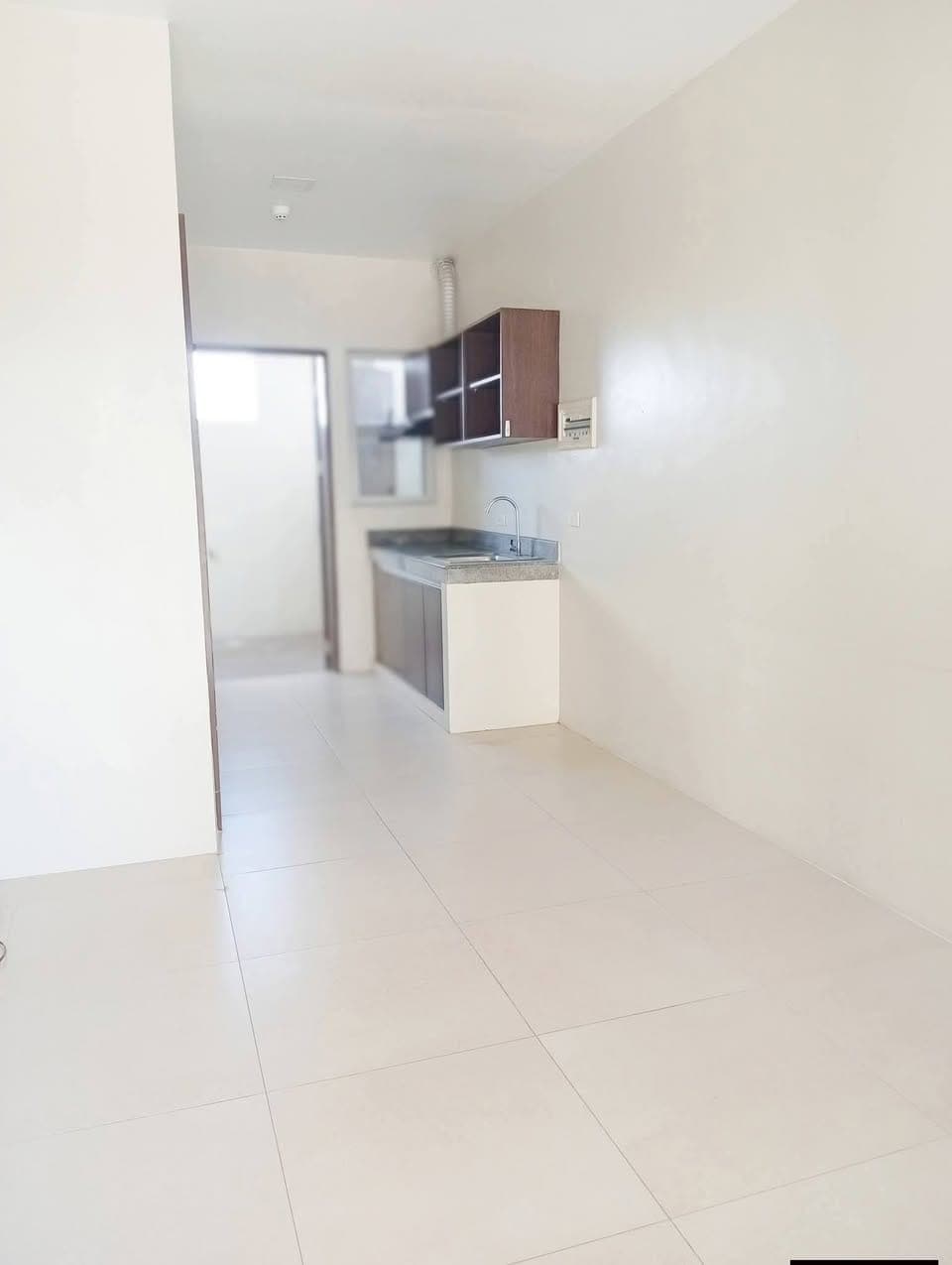 FOR RENT 1 BEDROOM APARTMENT WITH BALCONY - photo 2