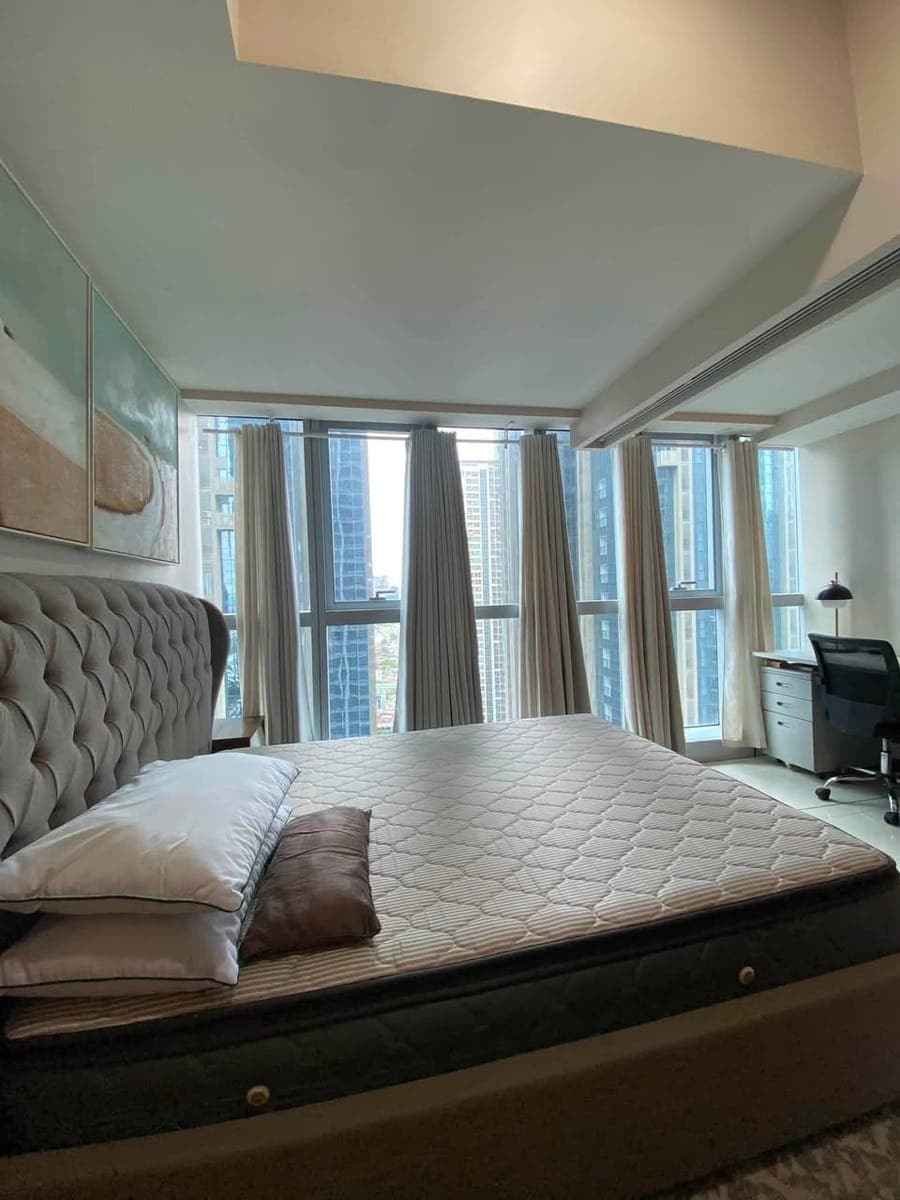 FOR RENT – 1BR Uptown Parksuites Tower 1 | 23rd Floor - photo 1