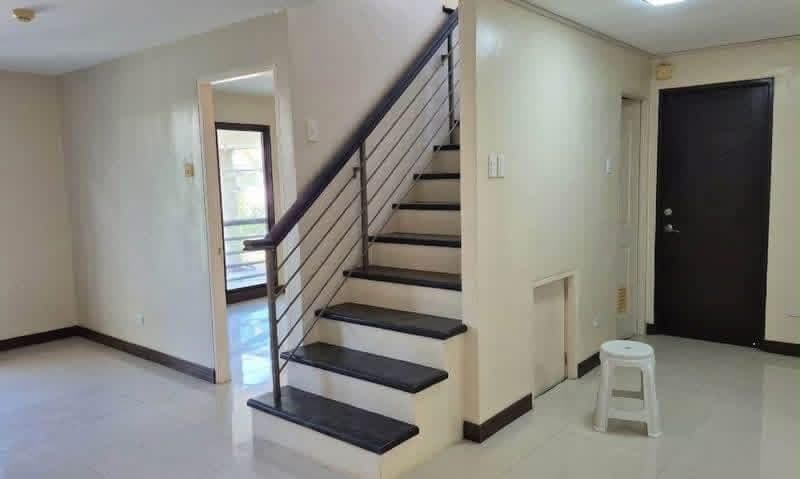 🏡 𝐅𝐎𝐑 𝐑𝐄𝐍𝐓: House in Guadalupe Gated Subdivision - photo 3