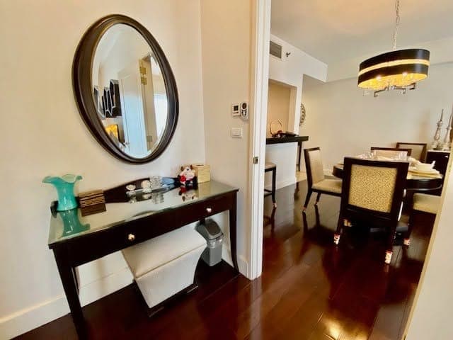 For Lease - photo 1