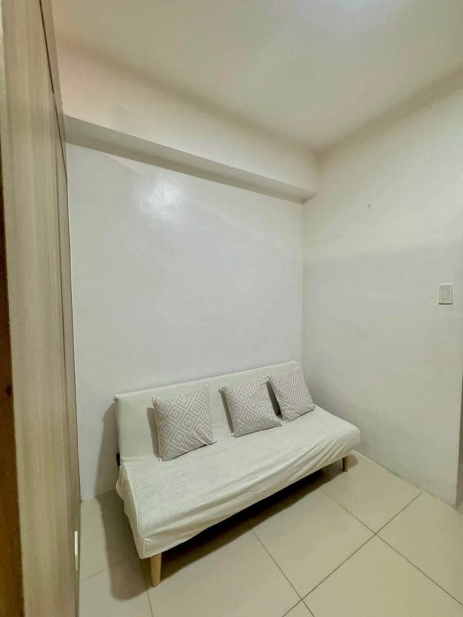 Can View today and Can Move in Asap ‼️ - photo 1