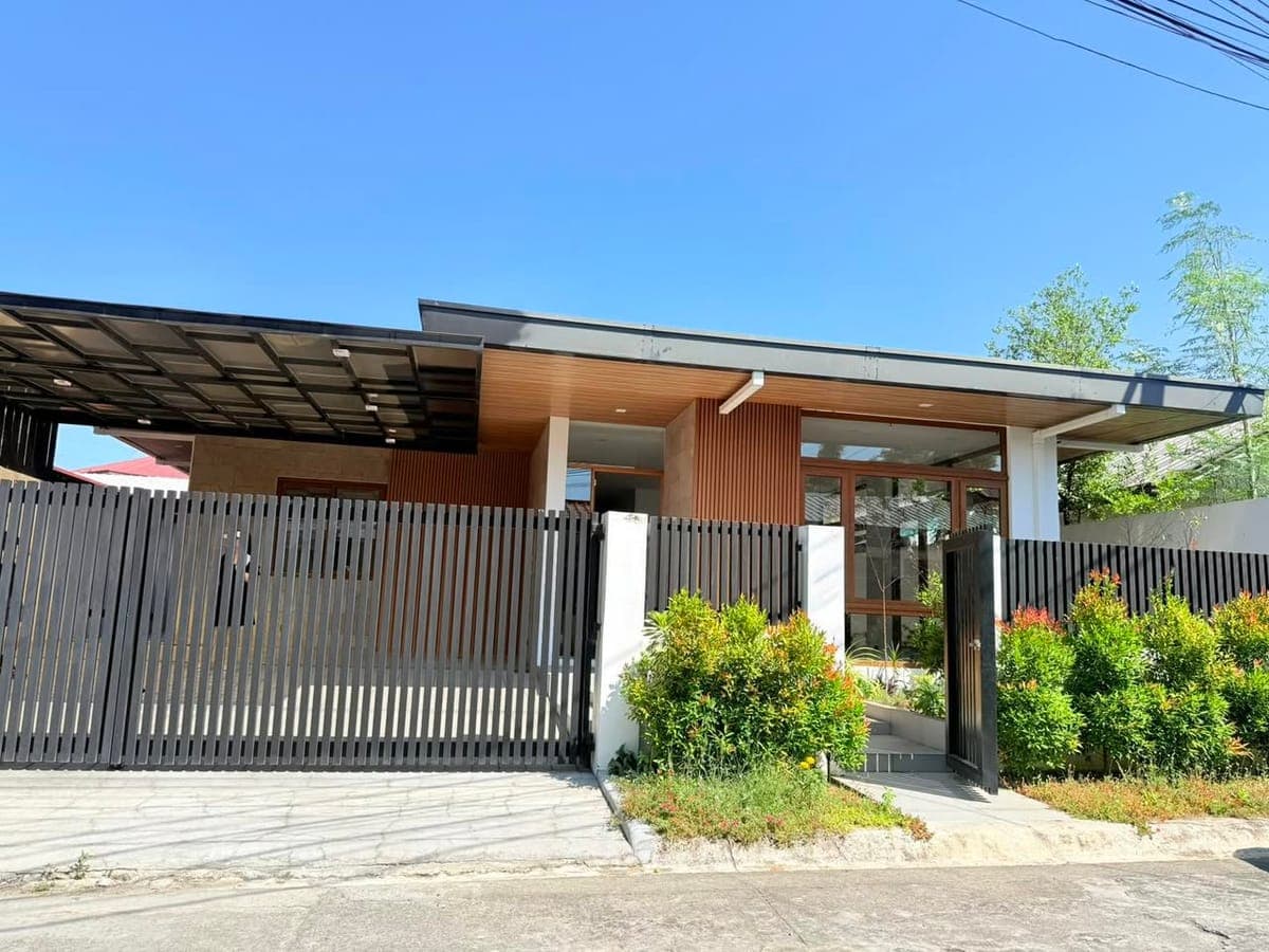 🏡 FOR RENT | Modern Bungalow in South Admiral, Barangay Merville, Parañaque - photo 1