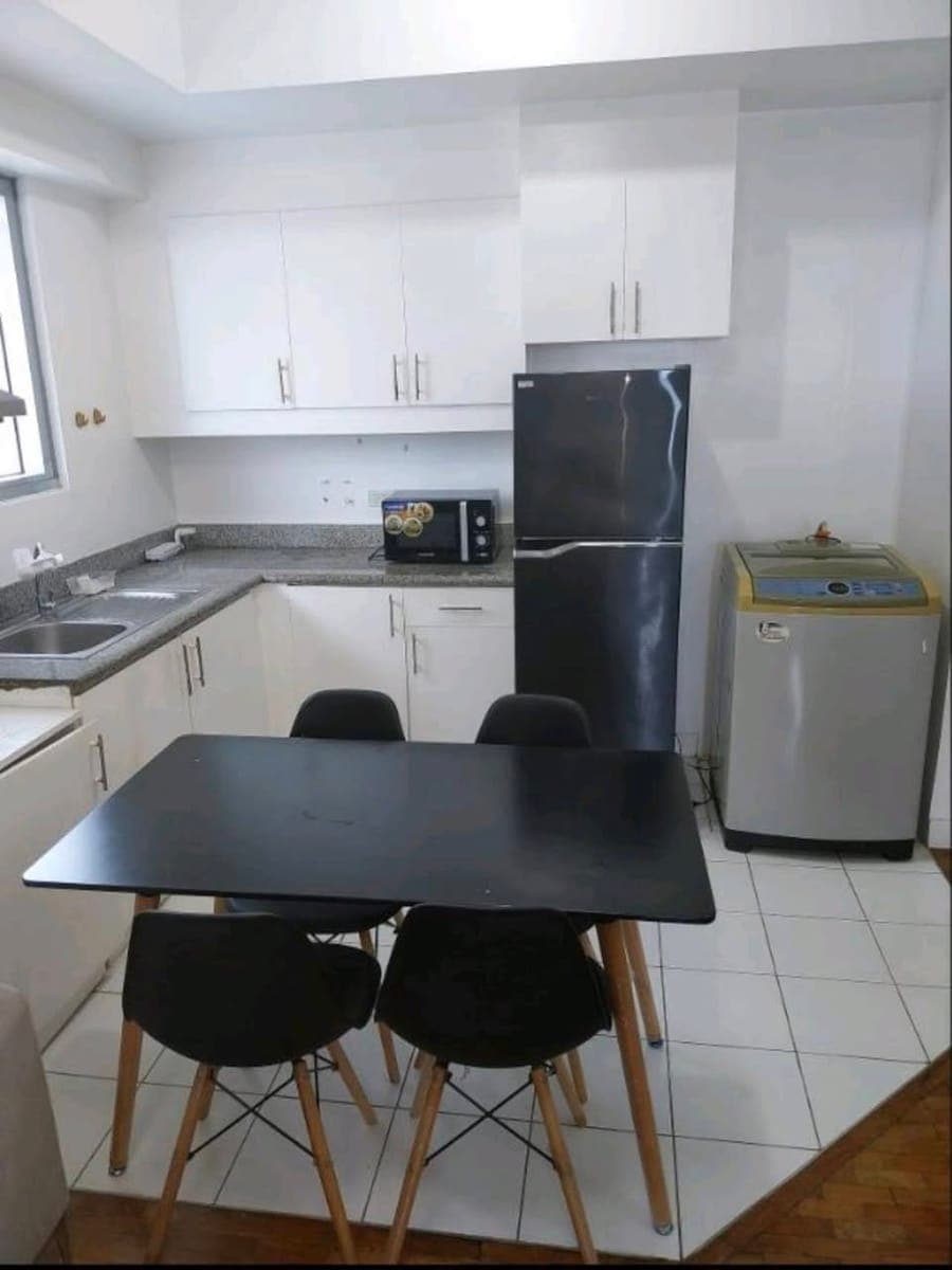 • FOR RENT!  Available now in Ermita Manila. - photo 3