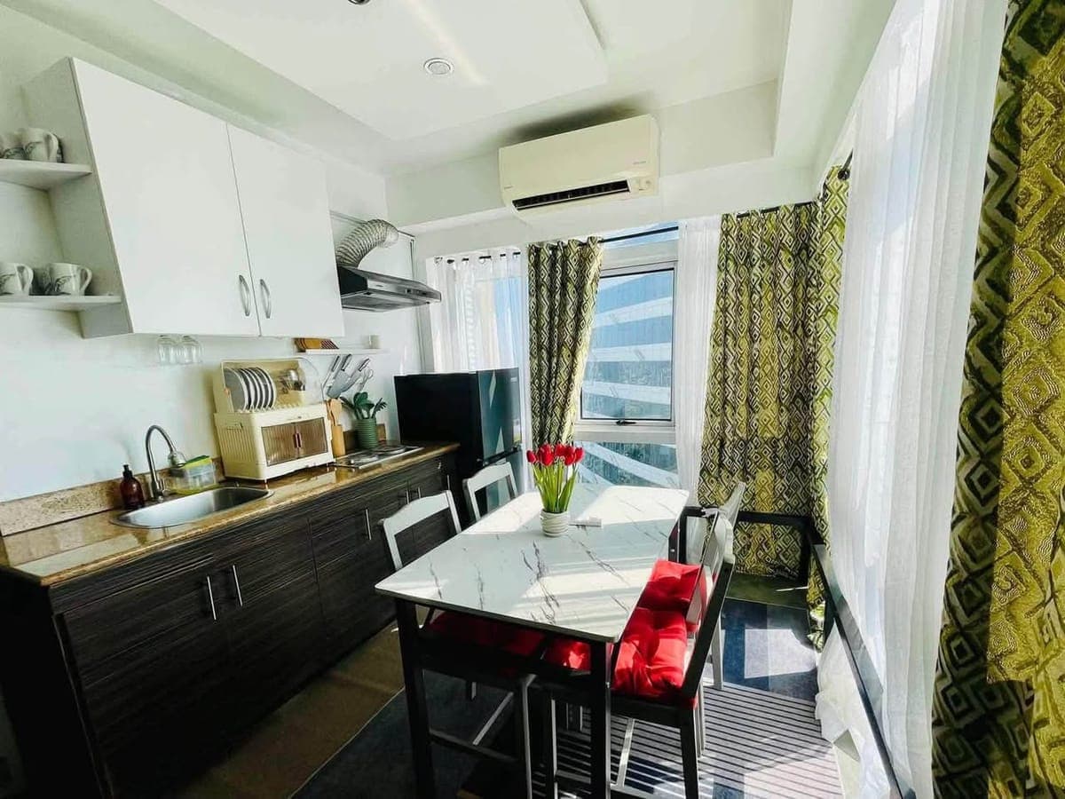 FOR LEASE: Fully furnished 2 Bedroom Loft-type unit at Fort Victoria, BGC - photo 1