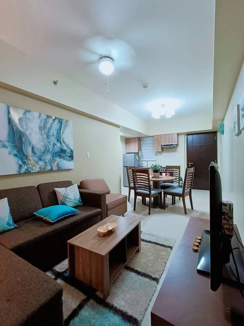 1BR Unit at Avida Riala, IT Park, Cebu City (CORNER, W/ INTERNET & WASHING MACHINE) - photo 1