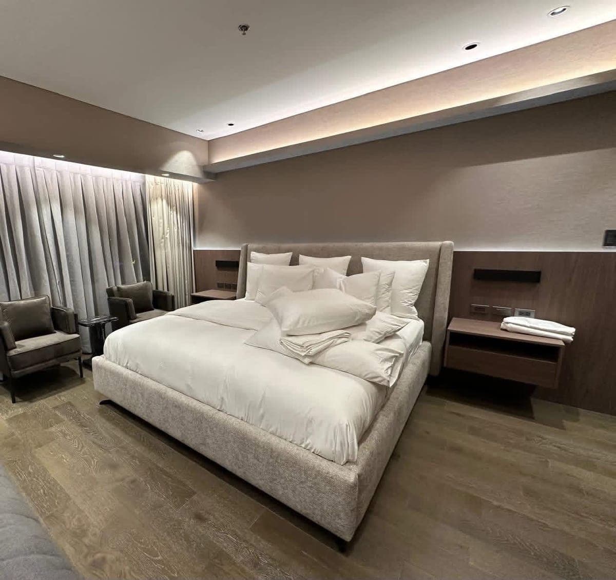 FOR RENT: 2 Bedroom with Balcony at THE ALCOVES AYALA ‼️ - photo 2