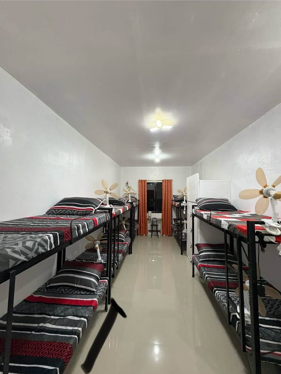 Female Bedspace - photo 2