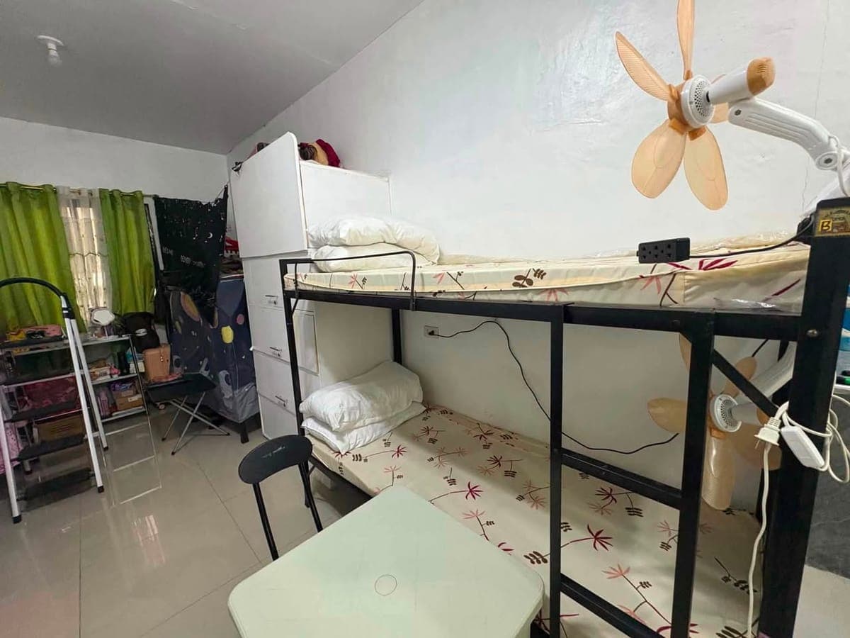 Female Bedspace - photo 4
