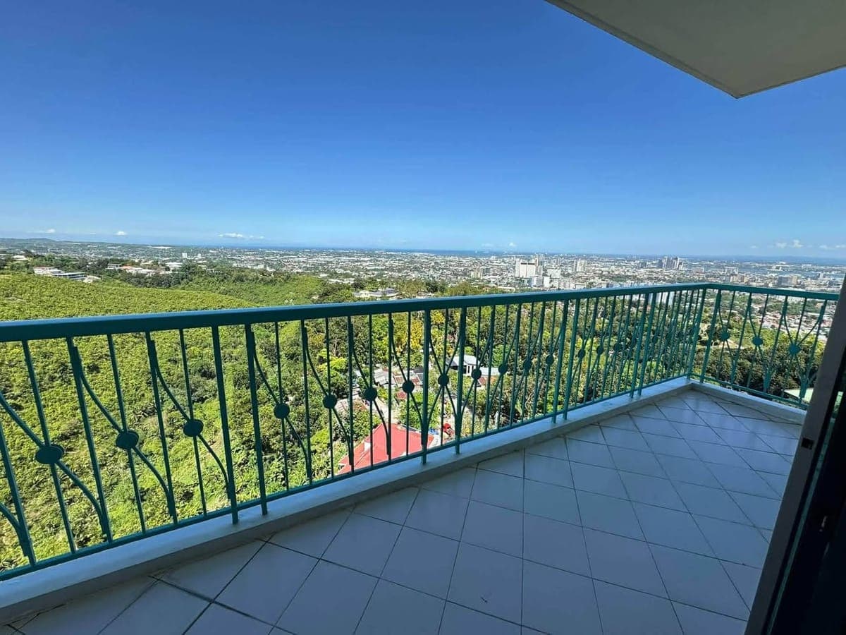 🌇 𝐅𝐎𝐑 𝐑𝐄𝐍𝐓: 3-Bedroom Semi-Furnished Unit for Rent in City Lights, Lahug, Cebu City - photo 1