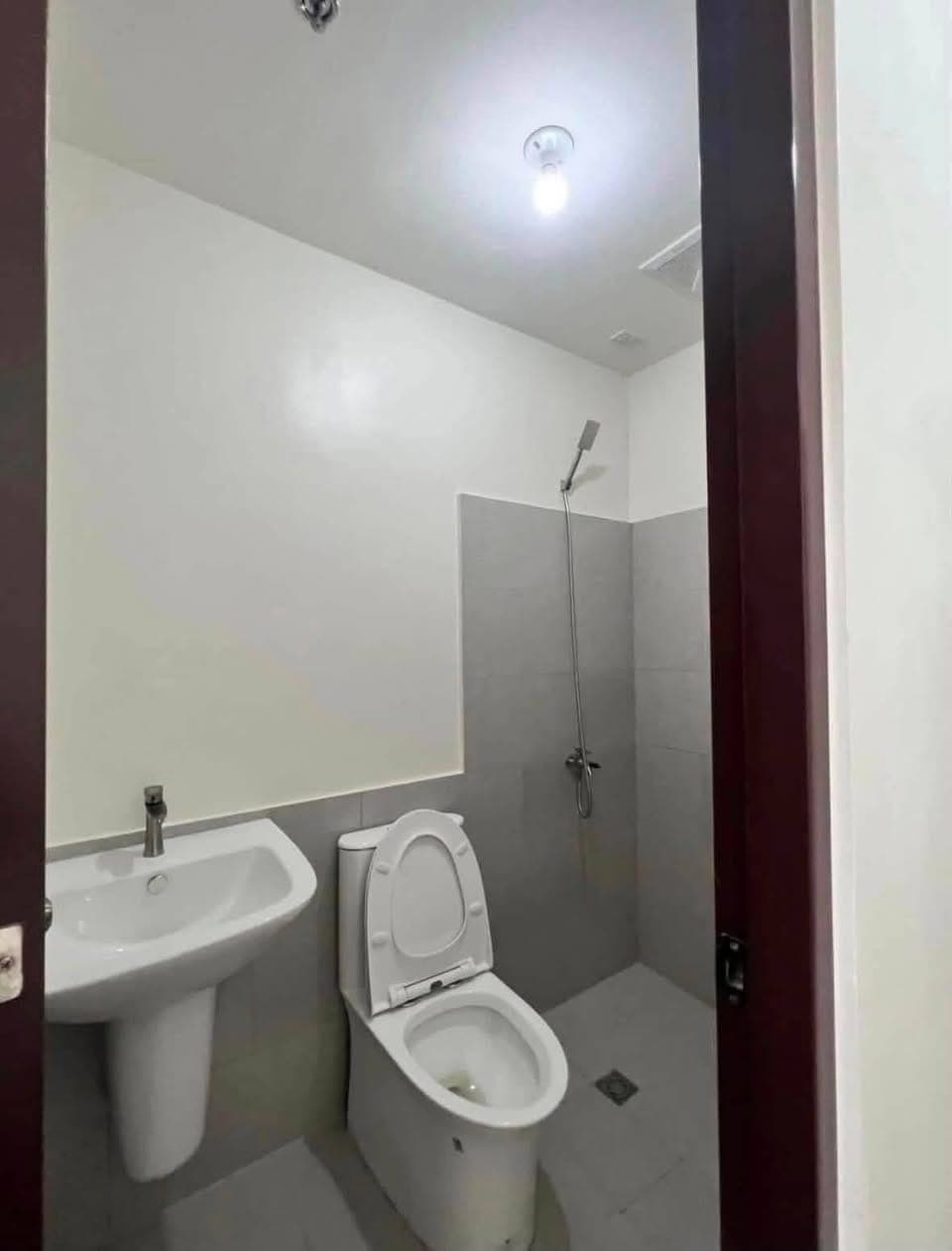 𝙁𝙊𝙍 𝙇𝙀𝘼𝙎𝙀: 𝙐𝙣𝙛𝙪𝙧𝙣𝙞𝙨𝙝𝙚𝙙 𝙐𝙣𝙞𝙩 𝙉𝙚𝙖𝙧 𝘾𝙚𝙗𝙪 𝙄𝙏 𝙋𝙖𝙧𝙠 - photo 3