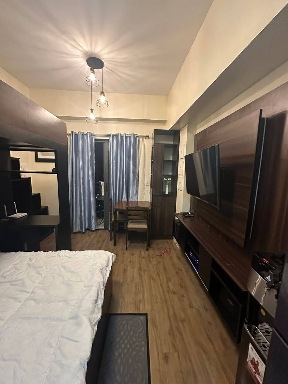 𝗙𝗢𝗥 𝗥𝗘𝗡𝗧 | ₱𝟮𝟮,𝟬𝟬𝟬/𝗺𝗼𝗻𝘁𝗵 | 𝗦𝗧𝗨𝗗𝗜𝗢 𝗪/ 𝗕𝗔𝗟𝗖𝗢𝗡𝗬 - photo 2