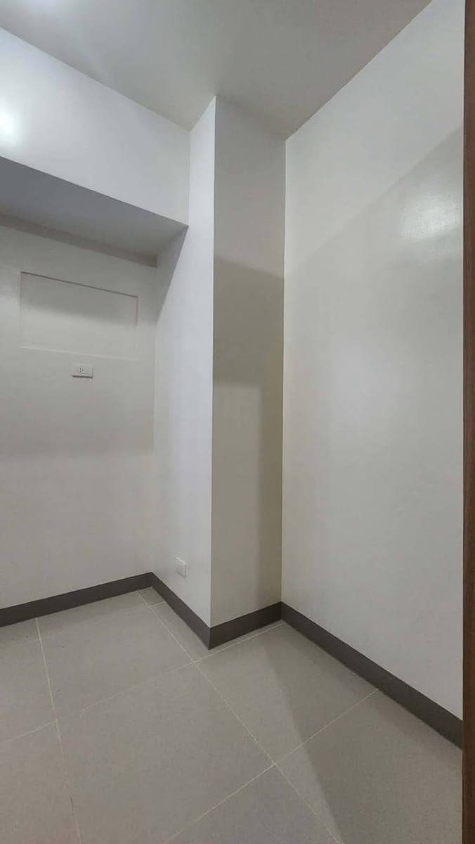 Open for viewing today!! - photo 1