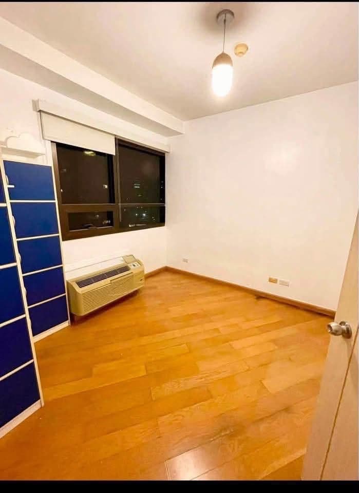 ‼️FOR LEASE🏢ICON RESIDENCES, BGC, NEAR BURGOS CIRCLE, Tower 2 - Lower Penthouse floor Bi-Level - photo 1