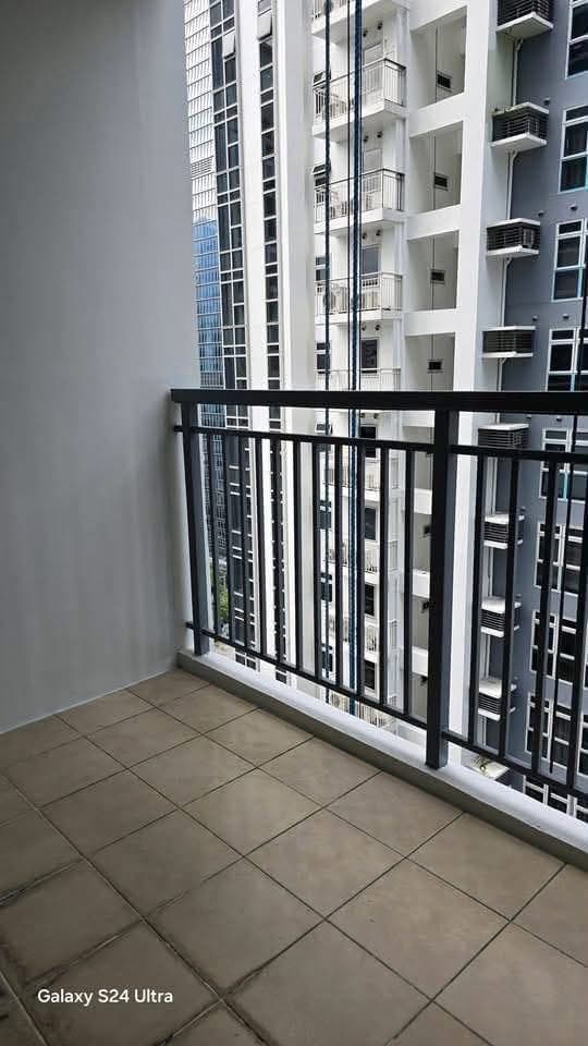 FOR LEASE: Fully furnished Studio unit at Verve, BGC - photo 3