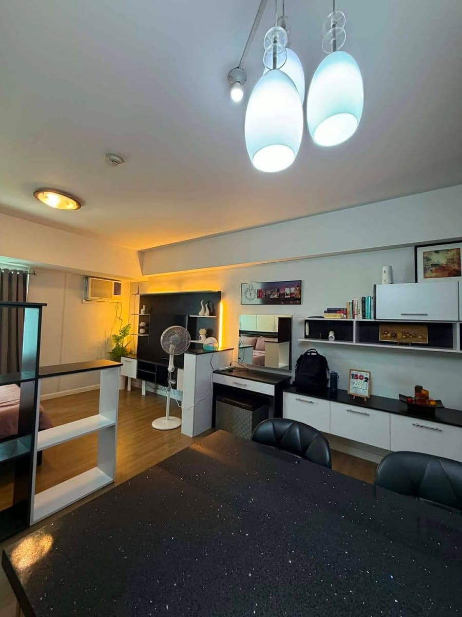 Studio unit at Meranti Tower Two Serendra - photo 1