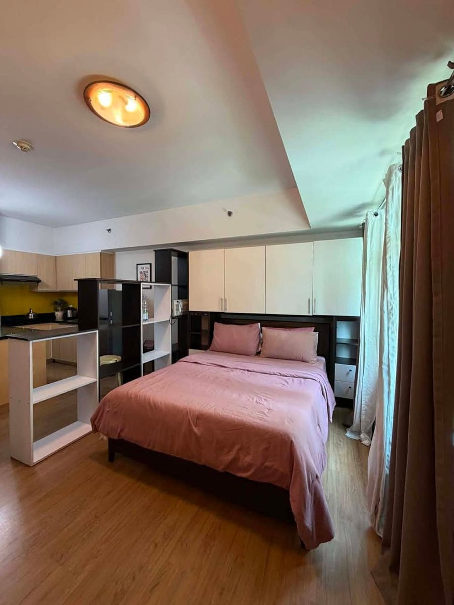 Studio unit at Meranti Tower Two Serendra - photo 4