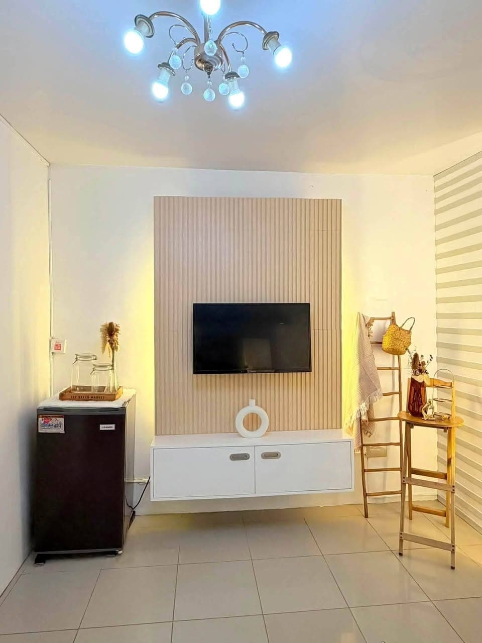 For Rent : Fully Furnished 1BR Unit - photo 2