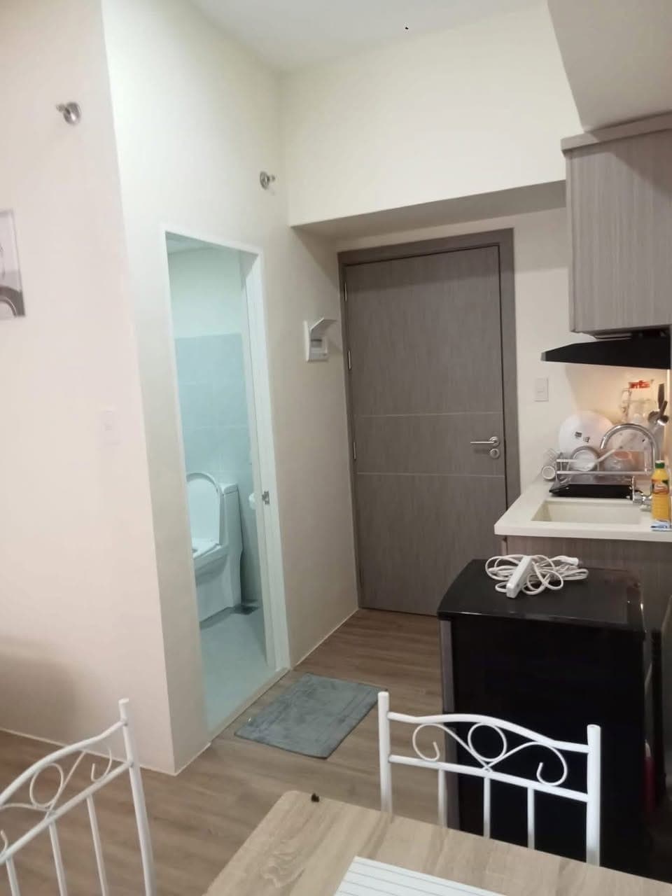 🏢 FOR RENT: Furnished Studio Unit with Balcony ‼️ - photo 4