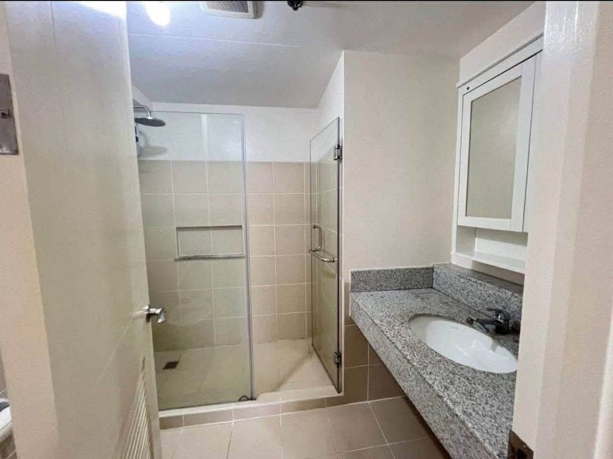 𝐅𝐎𝐑 𝐑𝐄𝐍𝐓: 3BR Semi-furnished Unit w/ Parking at DMCI Infina Towers, Quezon City - photo 5