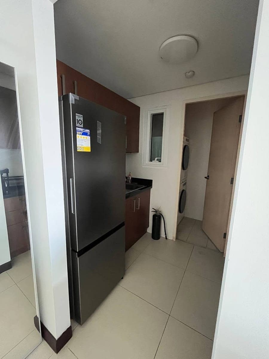 Two Serendra, Semi-Furnished, 1BR** FOR RENT ** - photo 5