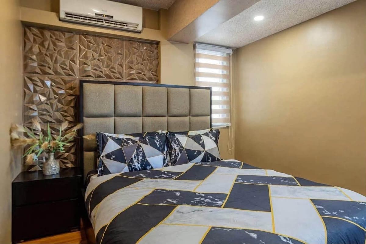 FOR LEASE & SALE: Fully furnished 2 Bedroom Loft-type unit at Fort Victoria, BGC - photo 3