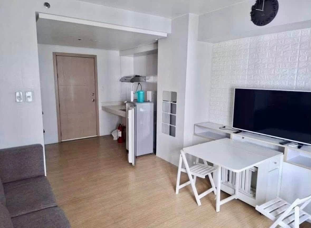 FOR RENT: ₱18,000/month. | Inclusive association dues - photo 4